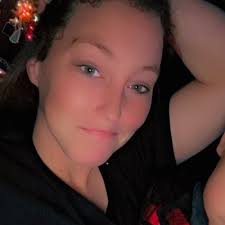 Samantha Blocker's Instagram, Twitter & Facebook