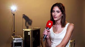 Die zuschauer lieben es, die kandidatinnen sind meist weniger begeistert: Gntm 2019 Kandidatin Justine 19 Aus Schloss Holte Stukenbrock Tv