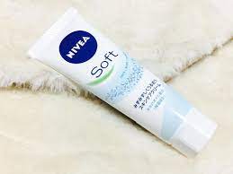 ニベア を使ったスキンケア術 基本の使用方法 意外な使い方まで 2ページ目 linomy リノミー face and body shampoo bottle body