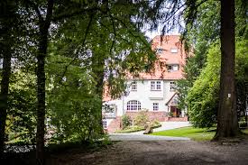 Zu einer außergewöhnlichen hochzeit gehört die musikalische umrahmung genau so wie eine auf das brautpaar persönlich bezogene ansprache. Eine Darsberg Hochzeit Jacqueline Eustachi Fotografie