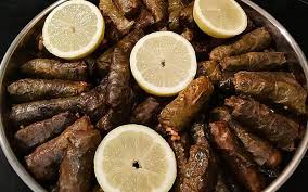 Turkische Rezepte 23 Originale Speisen Aus Der Turkischen Kuche In 2020 Rezepte Gefullte Weinblatter Turkisches Essen Rezepte