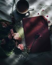 Memiliki tanaman buah tentunya sangat menyenangkan, terlebih lagi jika tanaman buah yang kita tanam bisa menghasilkan buah yang segar dan lebat. Masih Sama Terkurung Dalam Ruang Limas Minim Cahaya Bersama Seikat Bunga Yang Mulai Layu Sebuah Buku Bersampul Merah Ya Bunga Ilustrasi Alam Mawar Cantik