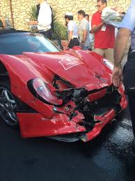 Incidente in mare nella notte nelle acque di capri. Incidente Ad Anacapri Durante La Sfilata Delle Ferrari Due Auto Danneggiate Video Esclusivo Il Momento Dell Impatto Capri News