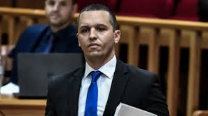 Στη φυλακή ο μιχαλολιάκος και η ηγετική ομάδα H Dhlwsh Toy Hlia Kasidiarh Sto Twitter Fwto Makeleio Gr