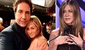 After the breakup of his marriage last year, david schwimmer is ready to find love again. Karlunisguk7um