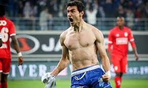 Они стали первым в истории дуэтом, забившим в. Yaremchuk Podorozhal Pochti V Dva Raza Football Ua