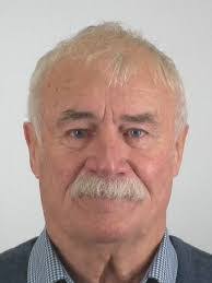 Lindsay Dow's Instagram, Twitter & Facebook