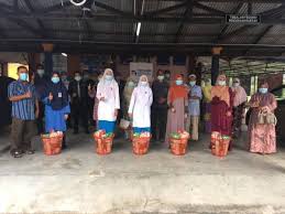 Melestarikan sistem pendidikan yang berkualiti untuk membangunkan pejabat pendidikan daerah marang, 21600 marang. Empower Ecer Bantu Pelajar B40