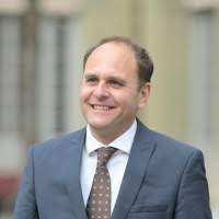 In dachau zog er den schutzhaftlagerführer franz hofmann, rapportführer josef seuß und den lagerältesten martin schaferski von ihren posten ab und versetzte sie nach auschwitz, natzweiler und mauthausen. Martin Hofmann Filialleiter Randstad Schweiz Ag Linkedin