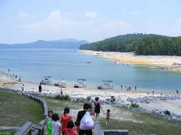 Maybe you would like to learn more about one of these? Lake Jocassee A Mini Caribbean Vacation In The South Carolina Upcountry Family Almost Free Things To Do Shout About South Carolina Travel Family Attractions And Free Things To Do