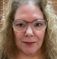 What are the benefits of sleeping in Lipsense gloss?