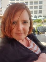 What were the challenges of teaching ESL in a physical classroom?