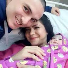 Tuan rumah pembantu rumah mengisahkan tentang intan asha areen (nad zainal) yang kecewa dengan tunangnya, taufeeq (hisyam hamid) kerana taufeeq curang bersama wanita lain lalu membuat keputusan untuk membawa diri bagi menenangkan hatinya. Tuan Rumah Pembantu Rumah Home Facebook