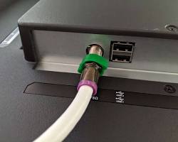 Checking the connections of an antenna TV