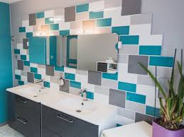 Photo carrelage salle de bain bleu turquoise dernier. Un Carrelage Blanc Gris Bleu Mural Pour La Salle De Bain Salle De Bain Turquoise Salle De Bain Bleu Carrelage Salle De Bain