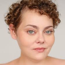 Julia Piccolomini (@julia.piccolomini) • Instagram photos and videos