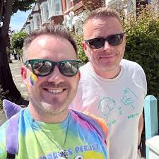 Lucy Rosa (@thedresserupper)