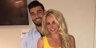 Britney spears and her longtime boyfriend, sam asghari, met in the most ~hollywood~ way ever. Time To Check In With Britney Spears And Her Hot Boyfriend Sam Asghari Britney Spears And Sam Asghari S Cutest Moments