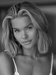 Maggie Laughlin's Instagram, Twitter & Facebook