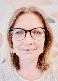 Elissa Moore's Instagram, Twitter & Facebook