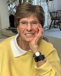 Eileen Trapp's Instagram, Twitter & Facebook