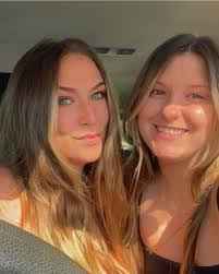 Riley Roberson's Instagram, Twitter & Facebook