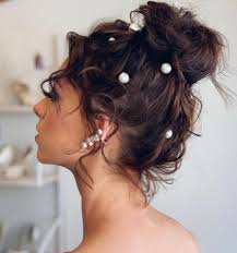 Proof that you can do literally anything with a cropped cut. 40 Trendy Wedding Hairstyles For Short Hair Every Bride Wants In 2021