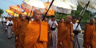 Begini suasana kawasan silang monas saat digelar peringatan maulid nabi muhammad saw. Melihat Perayaan Hari Raya Waisak Di Sejumlah Negara Saat Pandemi Virus Corona Halaman All Kompas Com