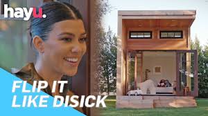 The reality star recently let go of his beverly hills bachelor pad in in addition to the brand new chef's kitchen, there's a massive wine closet built into the house's main. Scott Disick Makes Mini Mansion For Kids Mason Penelope Reign Season 1 Flip It Like Disick Youtube