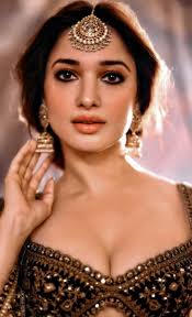 When Tamara catches D in the arms of another woman