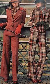 Sia con gli stessi abiti vintage indossati dalle nostre mamme, come in rivisitazioni di ispirazione retrò dalla contaminazione seventies, ma con un. It S Autumn Pantaloni Di Moda Abiti Vintage Moda Degli Anni 70