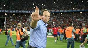 O flamengo anunciou na madrugada deste sábado (10) a demissão do técnico rogério ceni. Apos Saida De Domenec Rogerio Ceni Entra Na Mira Do Flamengo Lance