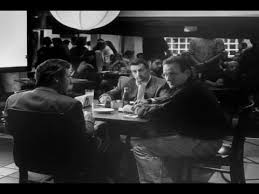 Al Pacino Vs Robert De Niro Behind The Restaurant Scene From Heat Robert De Niro Al Pacino Michael Mann
