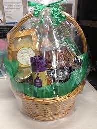 Italian Themed Gift Basket Hard Salami Cheeses Crackers Pasta Italian Soda Tomato Sau Themed Gift Baskets Gift Baskets Chocolate Covered Espresso Beans