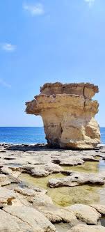 Fallen Rock At St Peter S Pool In 2020 Fall Rock Aesthetic Pictures Pictures