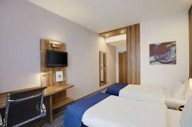 This hamburg hotel is situated just a short drive from buffalo/niagara tourist. Holiday Inn Express Hamburg City Centre Hamburg British Airways