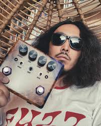 I got a new fuzz pedal! @bigcheesepedals made this for me. The Laika Fuzz  is based