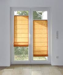 raffrollo slide an einer terassentur raffrollo fenstergestaltung haus einrichten