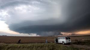 What should i do during a tornado warning/watch? Tornado Watch Vs Warning The Difference Between Tornado Alerts Explained Cnn