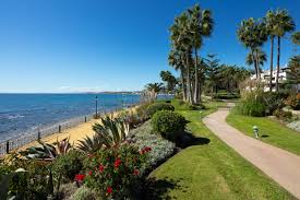 Il porto di malaga è il porto marittimo della città, che opera ininterrottamente almeno dal 600 a.c. Beachfront Stunning Renovated In Puente Romano