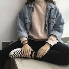 Te presentamos los mejores outfits de moda para el invierno especiales para dominar el estilo de calle y la nieve; Outfits Aesthetic 90s Invierno Outfits Aesthetic 90s Ulzzang Fashion Aesthetic Clothes Fashion Outfits