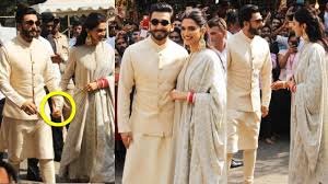 Deepika padukone is an indian actress and producer who works in hindi films. Deepika Padukone Ranveer Singh Step Out As Husband Wife For To Take Blessings At Sidhhivinayak Youtube