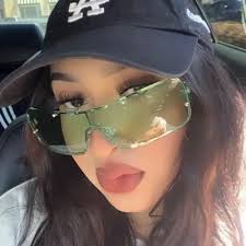 Thayer Davis (@thayer_davis)