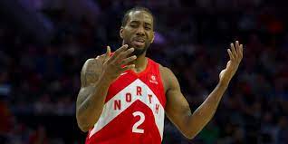 What kawhi leonard did friday night should come as no surprise to toronto raptors fans. Kawhi Leonard S Hands Are So Big That He Has Has Trouble Shooting
