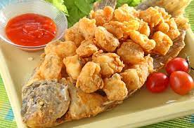 Siramkan saus di atas ayam goreng yang sudah matang; Ini Dia Resep Membuat Ikan Goreng Tepung Yang Crispy Dan Pasti Disuka Semua Halaman Sajian Sedap