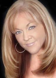 Amy Roell's Instagram, Twitter & Facebook