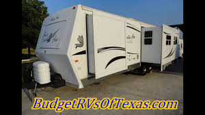 Come take a look at the new features of the 2021 arctic fox north fork 25r travel trailer. 2007 Artic Fox 30u By Northwood Rv This Is One Truly Grand Travel Trailer By Northwood Youtube