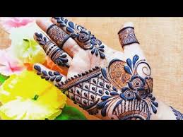 With floral prints other designs can be also drawn on the palms easily and provide very breathtaking look to your entire personalities when you draw mehndi with floral design as well. 16 Floral Bunch Mehndi Design Ideas Mehndi Designs Mehndi Henna