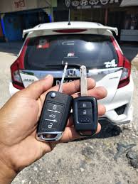 Dan rupenyer akmal, tarek dan prof daud tunggu kat pintu masuk besar depan bulatan masjid. Kedai Kunci Zkey Locksmith Posts Facebook