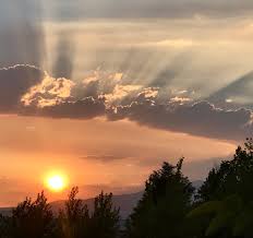 Sun is shinin' in the sky there ain't a cloud in sight it's stopped rainin' ev'rybody's in a play and don't you know it's a beautiful new day hey,hey runnin' down the avenue see how the sun shines brightly in the city on the streets where once was pity mister. Sunbeam Wikipedia